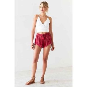 UO Ecote Dylan Floral Print Dolphin Shorts